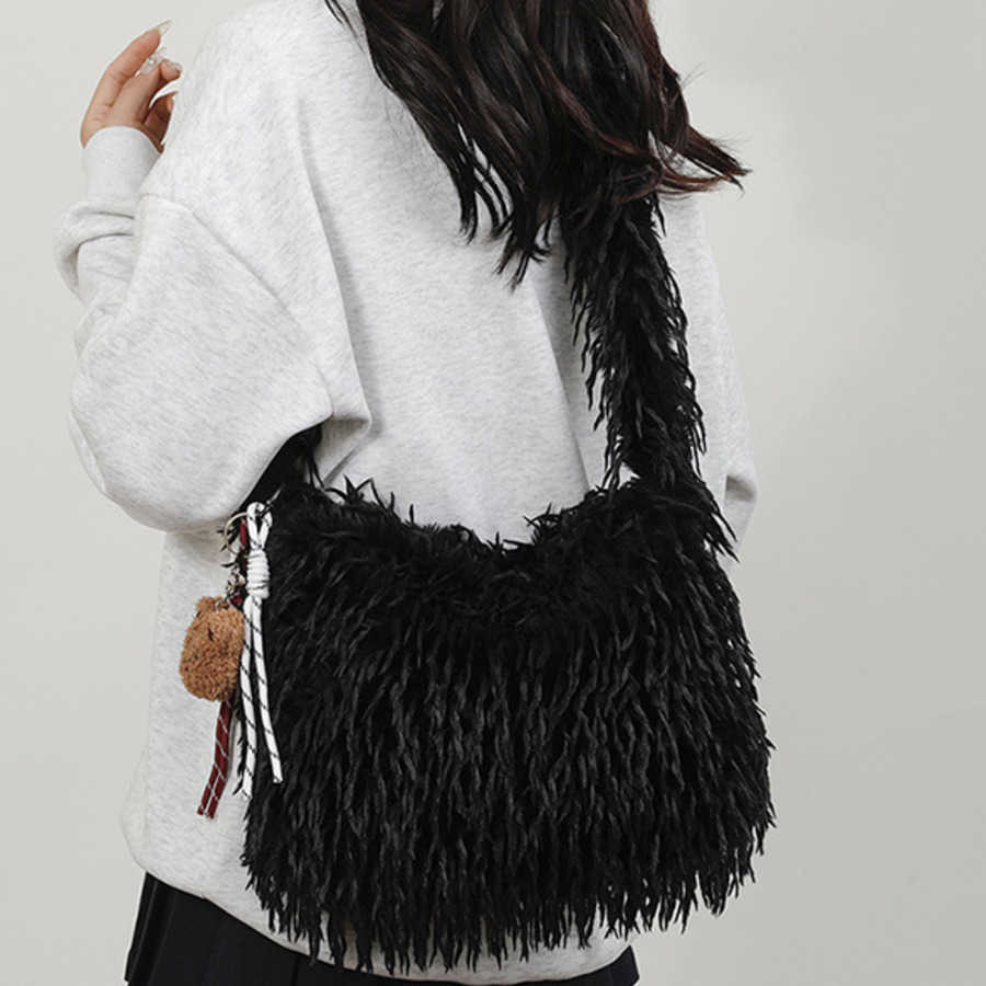 Hairy Tassel Tote Bag Autumn Winter Designer Bag Versatile Plush Crossbody Bag WoMens Korean Version Single Shoulder Hand-held WoMens Bag 241104