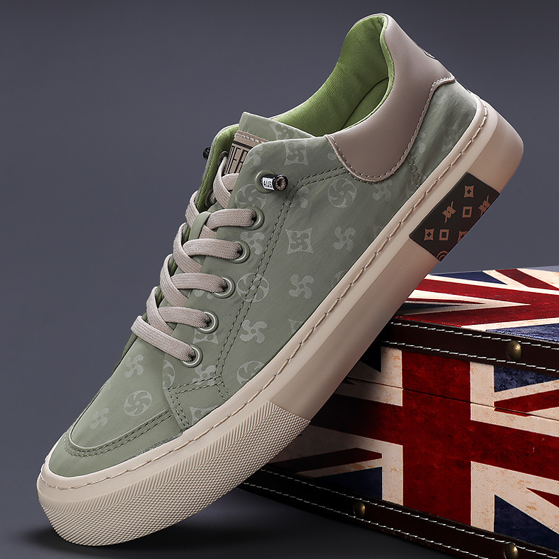 New Korean style fashionable and comfortable flat shoes, men's canvas board shoes, designer casual shoes, trendy and versatile shoes