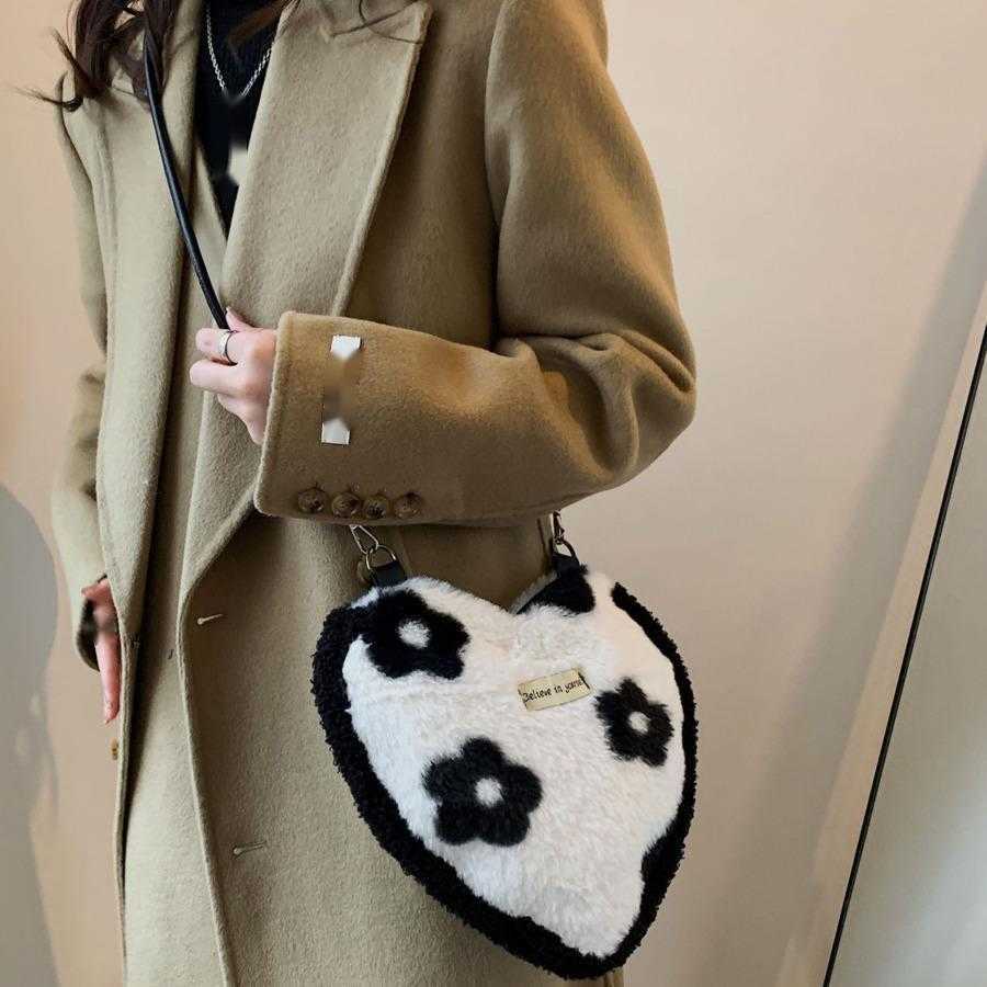 Winter Love Plush WoMens Tote Bag Korean Edition Plush Designer Bag Weaving Color Pure Chessboard Underarm Crossbody Bag For Women Totes Handbags c