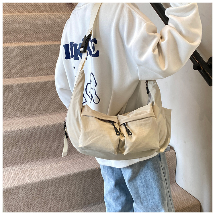 Autumn/winter New Large Capacity Nylon Fashion Single Shoulder Versatile Casual Women's Lightweight Cross Bag Designer Bags Handbags Women