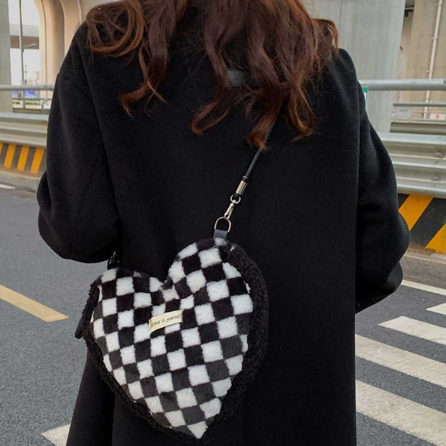 Winter Love Plush WoMens Tote Bag Korean Edition Plush Designer Bag Weaving Color Pure Chessboard Underarm Crossbody Bag For Women Totes Handbags c