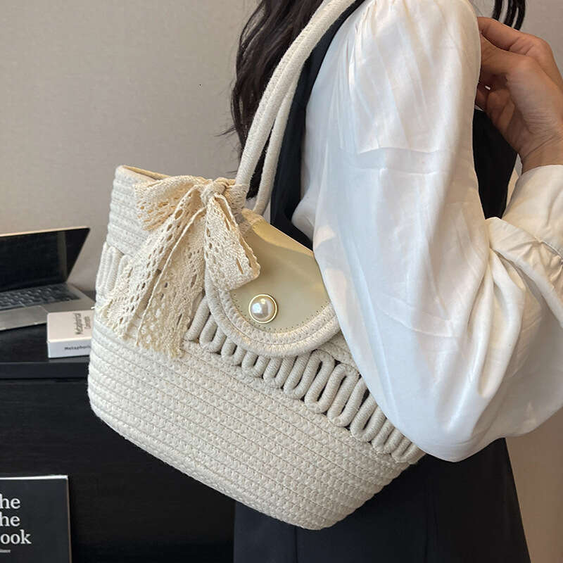 This Year's Popular French Handmade Woven Beach Bags, Niche Retro Rural Style Handbags, Fashionable Quality Classics B1