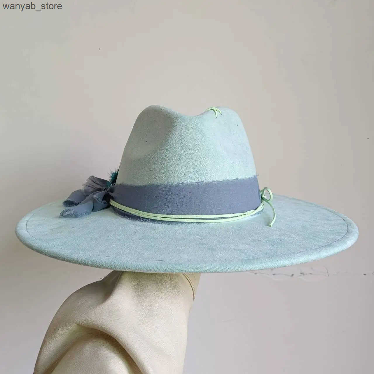Wide Brim Hats Bucket Hats Suede 2024 new peacock feather accessories peach heart top 9.5cm hat brim mens and womens jazz hat fedora sombrero L240910