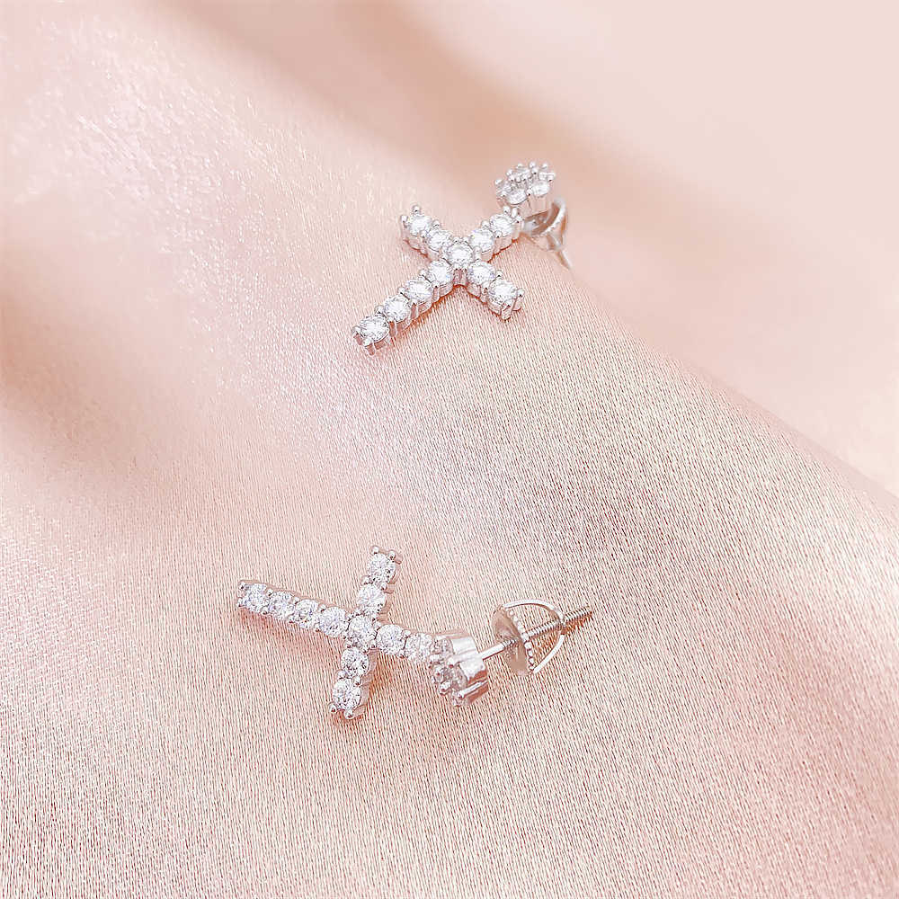 New mens and womens cross flower earrings VVS925 pure silver earrings set with Mozambique hip-hop earrings