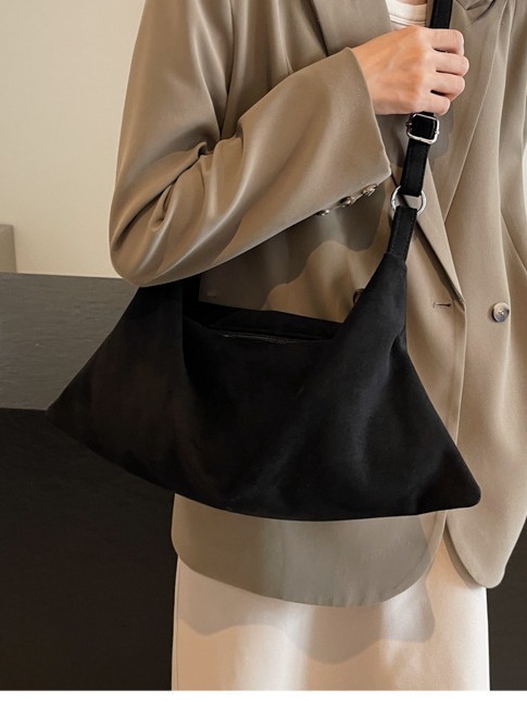 Leisure Commuting For Women, Large Capacity New Autumn And Winter Versatile Single Shoulder Crossbody Bag, Women's Dumpling Bag Designer Bags Han