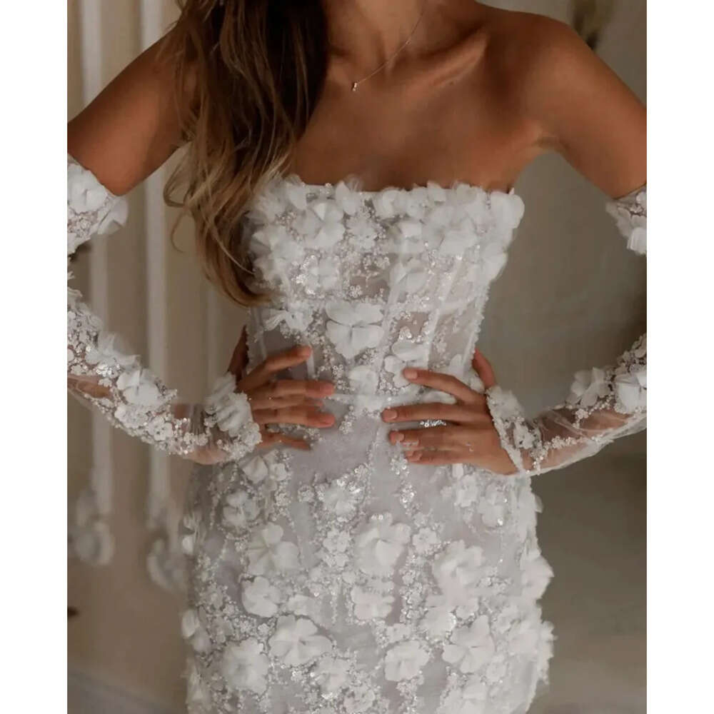 Romantic Strapless Lace Mini Wedding Dress with ral Appliques for Boho Brides