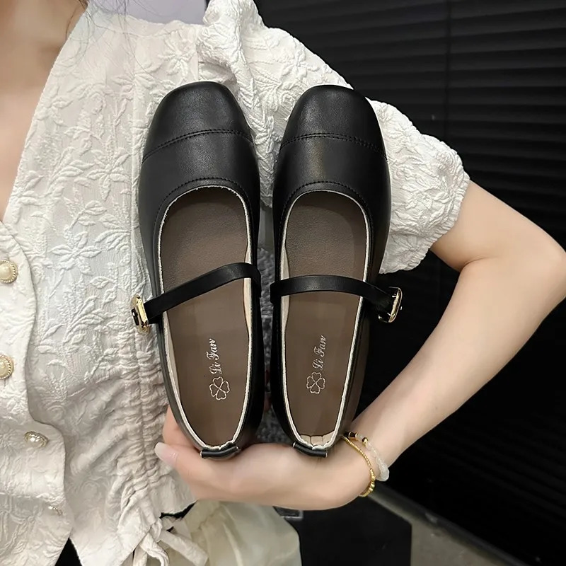 2024 Women Flat Shoes Round Toe Retro Mary Janes Loafers Female Belt Buckle Casual Autumn Fashion Lady Chaussure Femme 241126