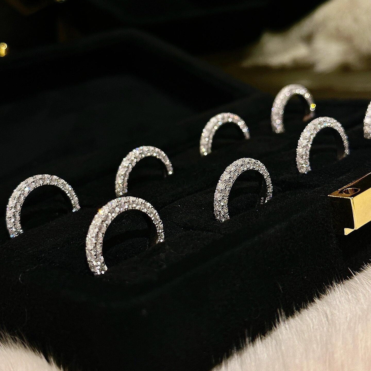 Sweet Cute Ins Sparkling Deluxe Jewelry Real 100% S925 Sterling Silver Pave White Lab Moissanite Diamond Eternity Party Women Wedding Circle Ring Gift