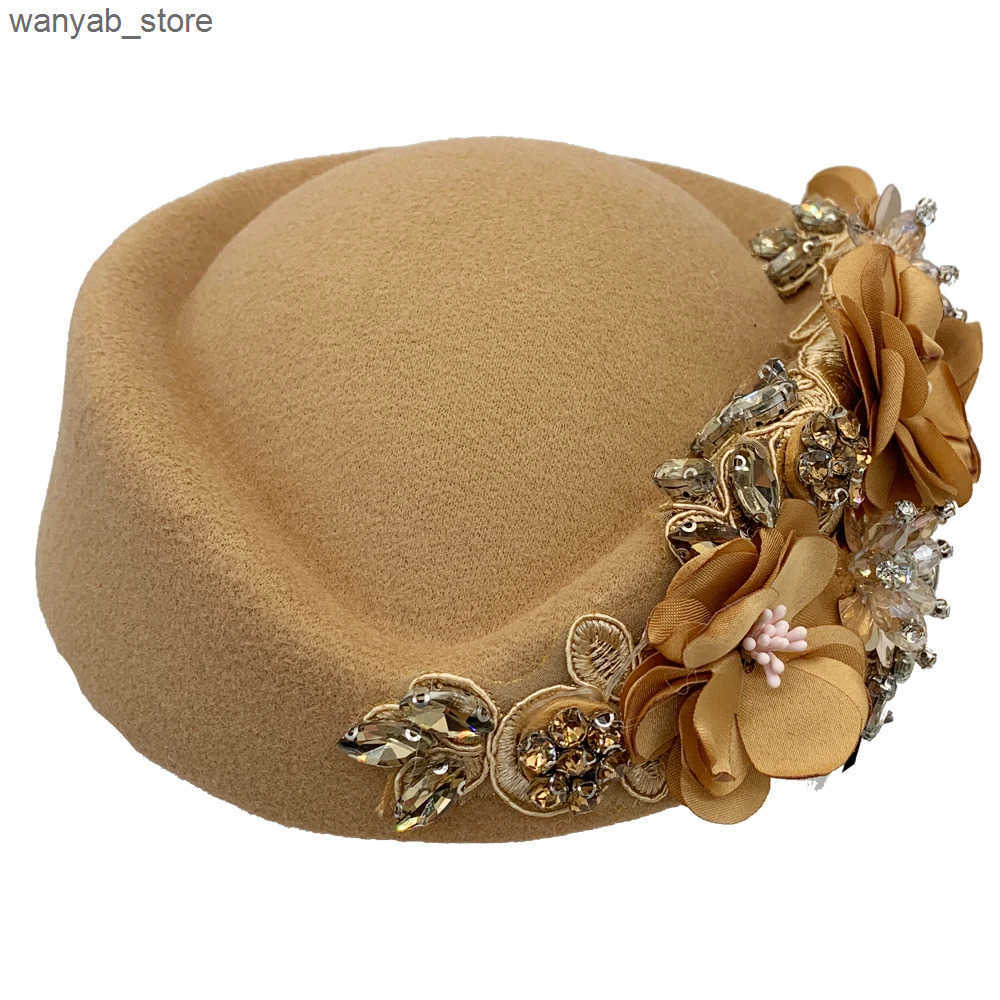 Berets Vintage Felt Turban Hat For Women Church Derby Fascinator With Flower Ladies Soft Beret Caps For party Airline Stewardess Hat L240910