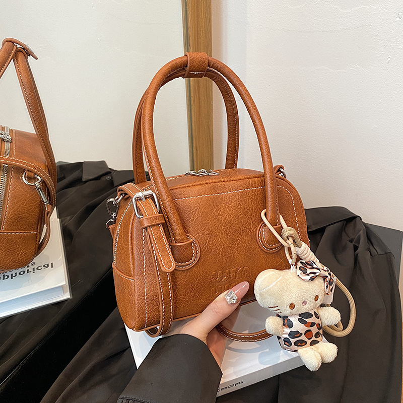 Trendy Hand Carrying Pillow For Bags Handbags Women New Autumn/winter Fashionable Simple Shoulder With High Sense Crossbody Bag Designer