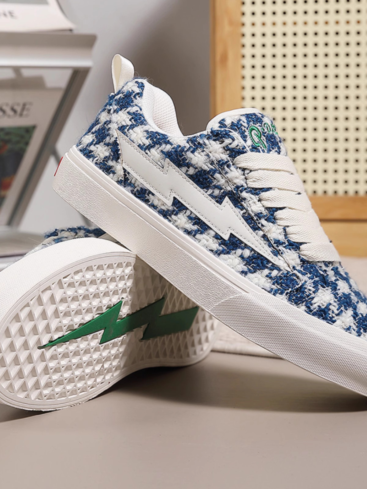 Lightning x storm D6227 trendy board shoes Picasso Collaboration Lightning Revenge Storm Thousand Bird Grid Board Shoes Men and Women Sports Couple