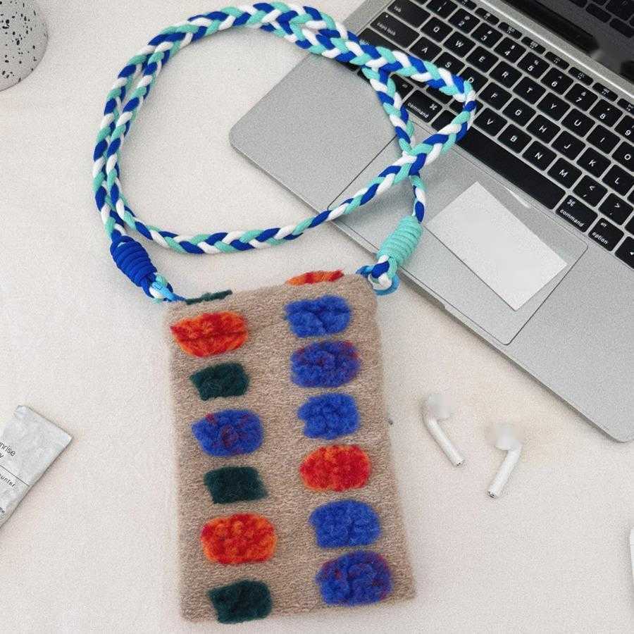 Plush Bucket Bag WoMens Bag New Cross Shoulder Bag Handheld Shoulder Bag Shopping Storage Bag Totes Handbags 241104