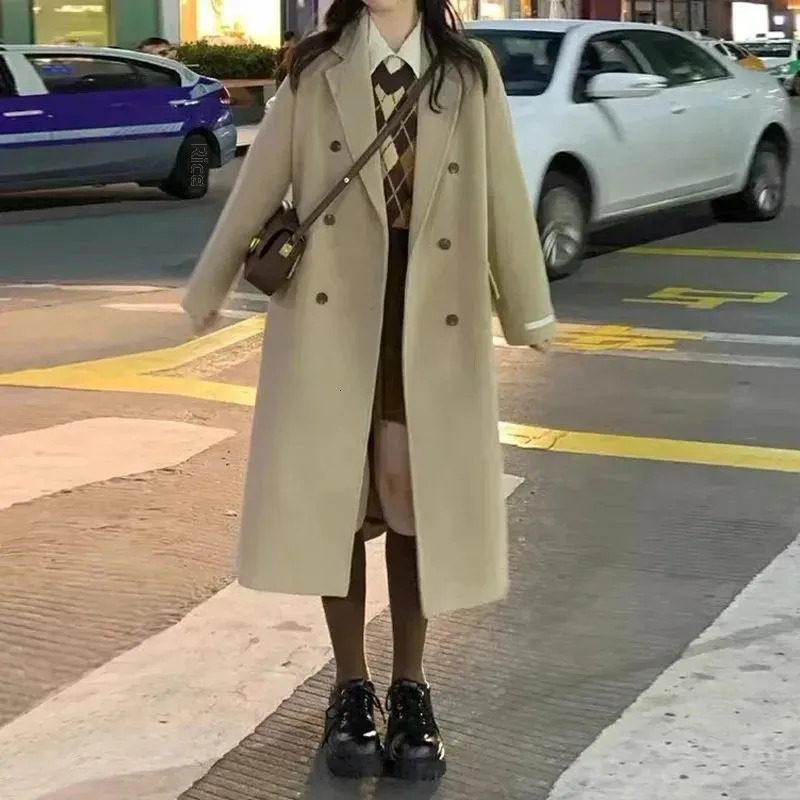 Autumn Winter Style Beige Woolen Coat Womens Hepburn Thickened Korean Series Small Size Essential 241129