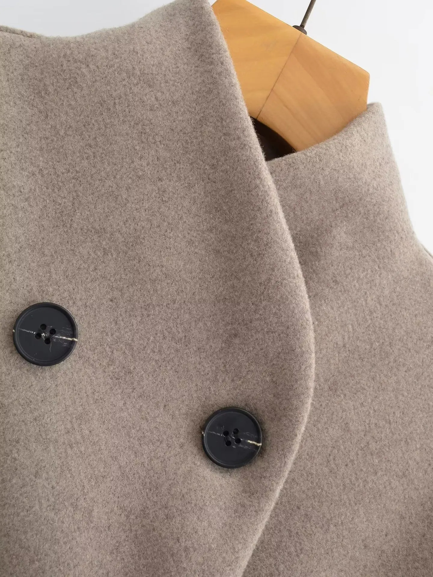 Elegant Double Breasted Short Woolen Coat Fashionable and Simple Commuting Style Womens 241121