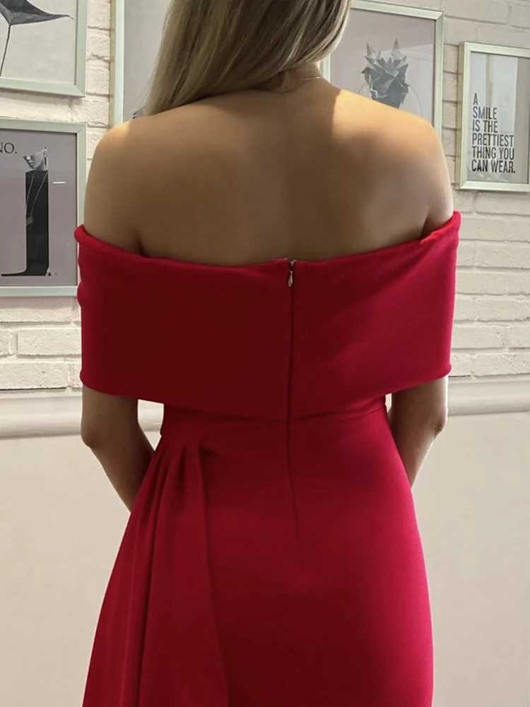 Runway Dresses White Shoulder Elastic Night Party Dress Side Train Floor Length Slanted Neck Fromal Party Dress Red Black Y240426