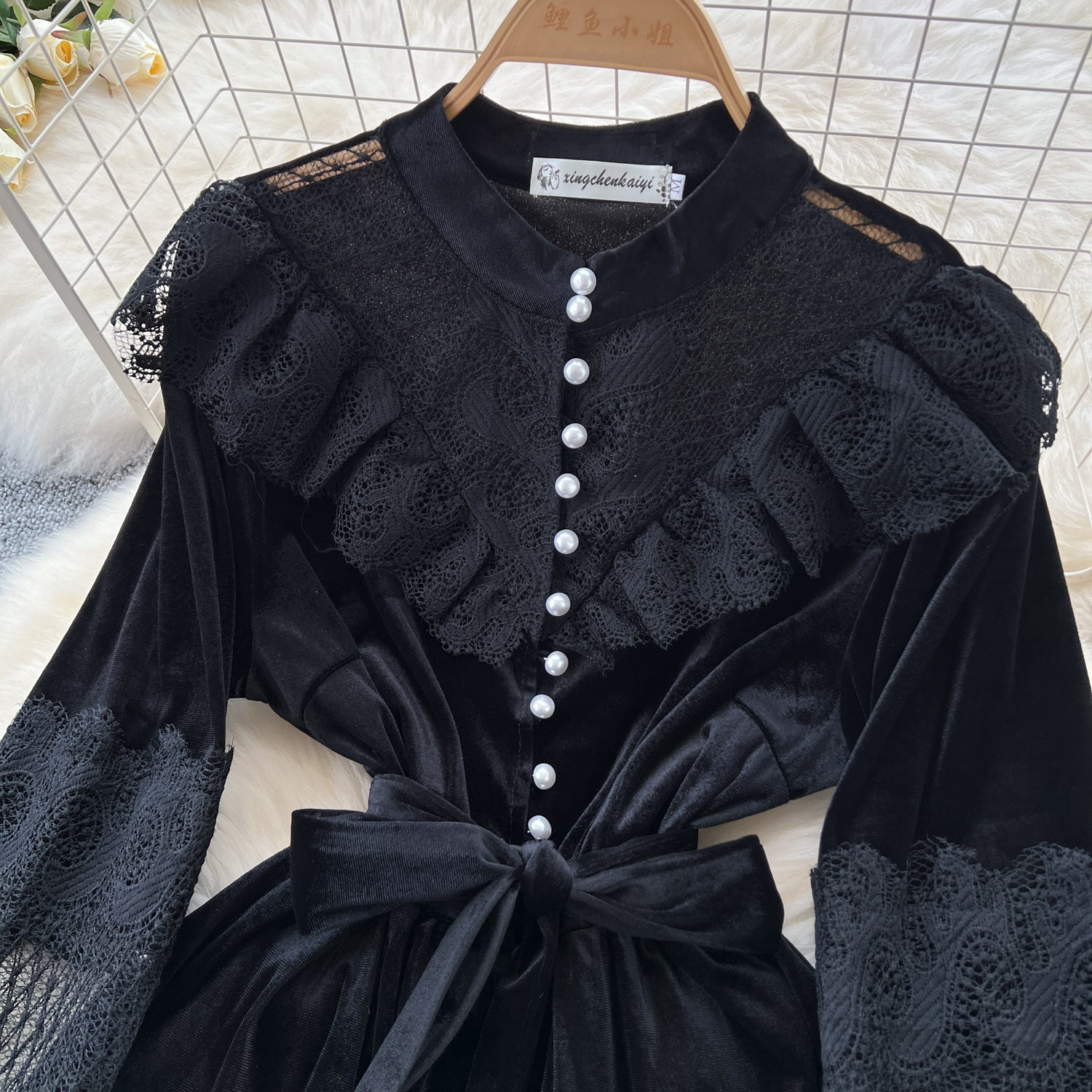 Basic Casual Dresses French Vintage Lace Embroidery Patchwork Velvet Dress Women Long Lantern Sleeve Pearl Buttons Lace Up Wedding Party Prom Vestido