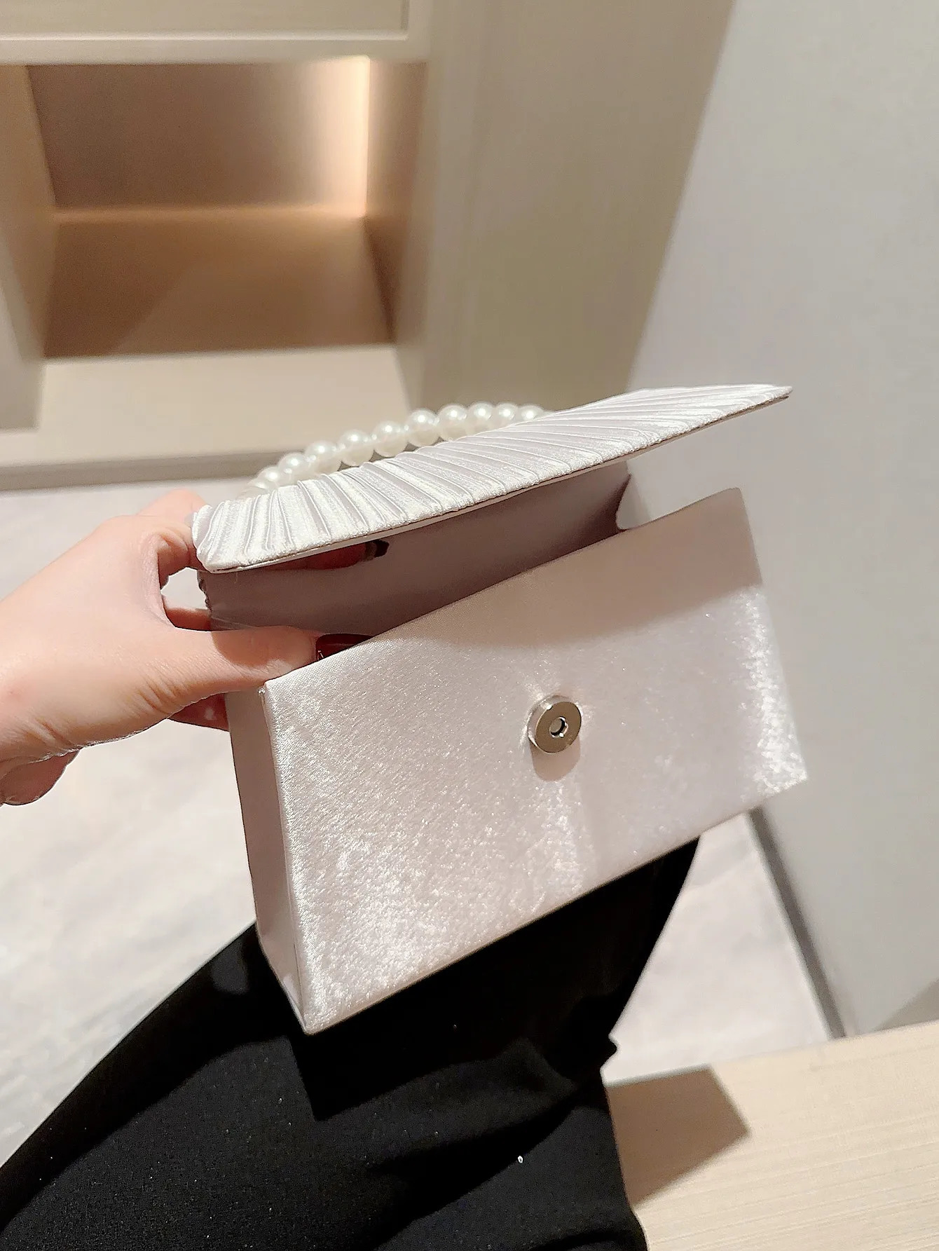 Womens Classic Pleated Satin Handheld Evening Bag Pearl Handle Decorated Dress Chain Wedding Party Pro 241115