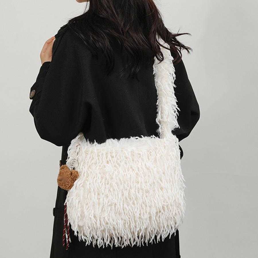 Hairy Tassel Tote Bag Autumn Winter Designer Bag Versatile Plush Crossbody Bag WoMens Korean Version Single Shoulder Hand-held WoMens Bag 241104