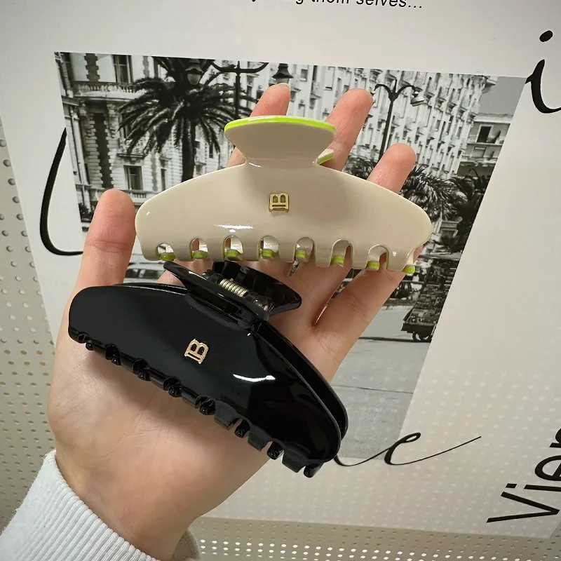 Clamps 2024 New Letter B Acetate Hair Claw Clip Fashion Large Ponytail Hair Clip Shark Clip Bucket Female Hair AccessoriesH241130 F1RQ