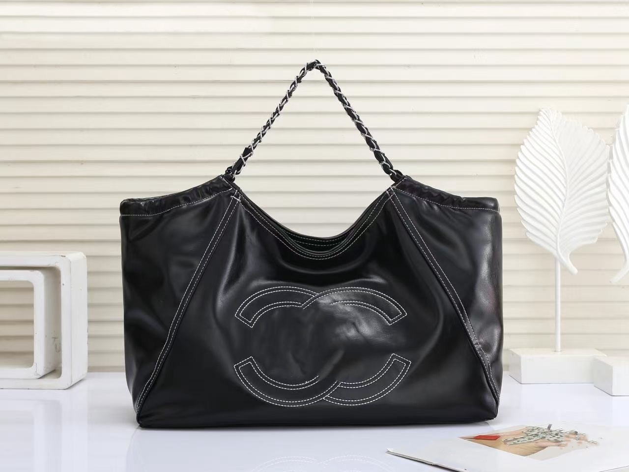 Luxury designer handbag nylon messenger bag classic three piece suit shoulder wallet fashion retro Messenger wholesale price Male Camera bag leather LD 5563-1