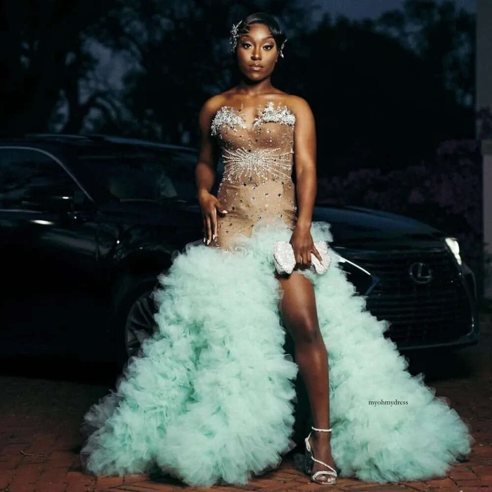 2024 Sexy Mint Puffy Tiered Ruffle Mermaid Prom Dresses For Black Girls Crystals Rhinestone Beaded Formal Party Gowns 0431