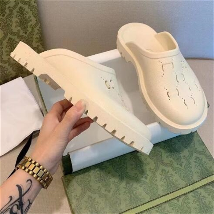 Designer Slippers Unisex Slipper Rubber Thick Sole Breathable Slides Fashion Style Suitable for various places Shoes outdoor Men Womens sandals