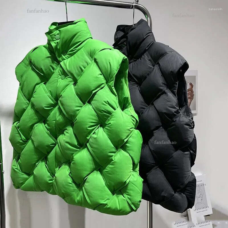 Women's Vests Hand Woven Diamond Vest Women's Winter Fashion Design Loose Warm Coat