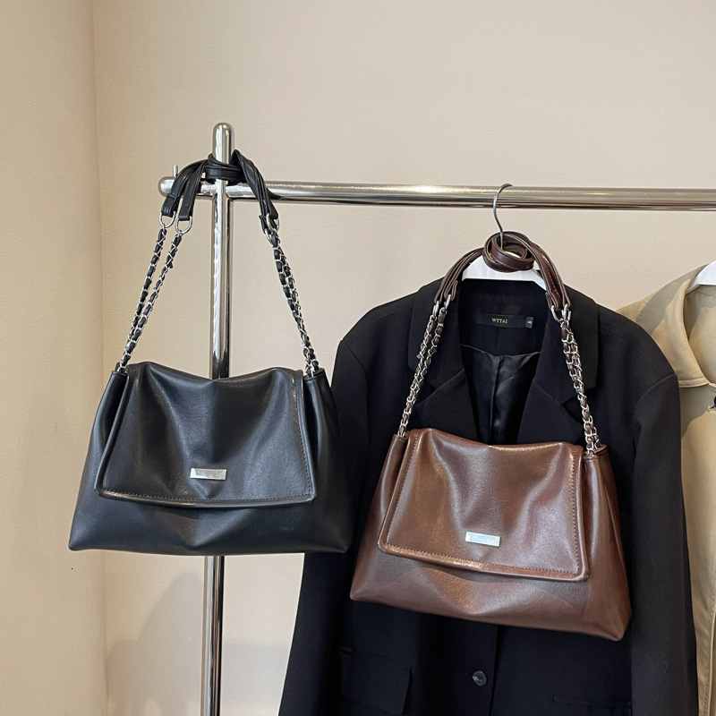 2025S designer new large capacity shoulder niche fashionable women versatile tote premium texture crossbody bag