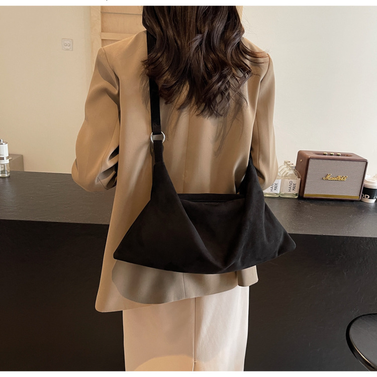 Leisure Commuting For Women, Large Capacity New Autumn And Winter Versatile Single Shoulder Crossbody Bag, Women's Dumpling Bag Designer Bags Han