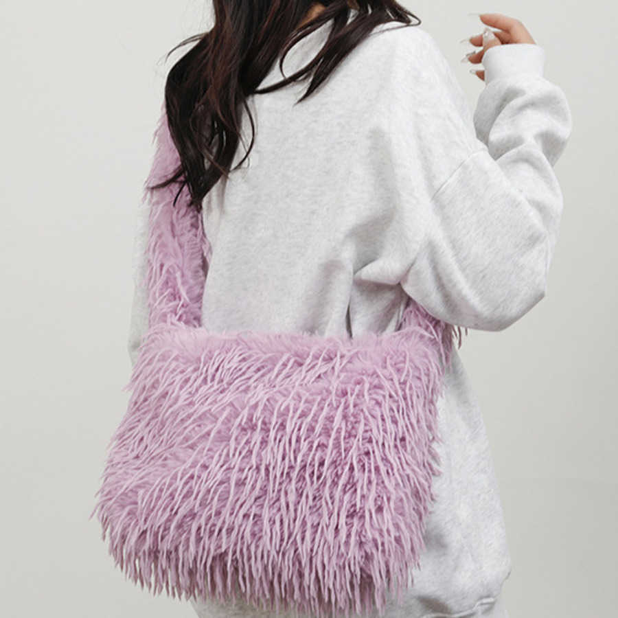 Hairy Tassel Tote Bag Autumn Winter Designer Bag Versatile Plush Crossbody Bag WoMens Korean Version Single Shoulder Hand-held WoMens Bag 241104