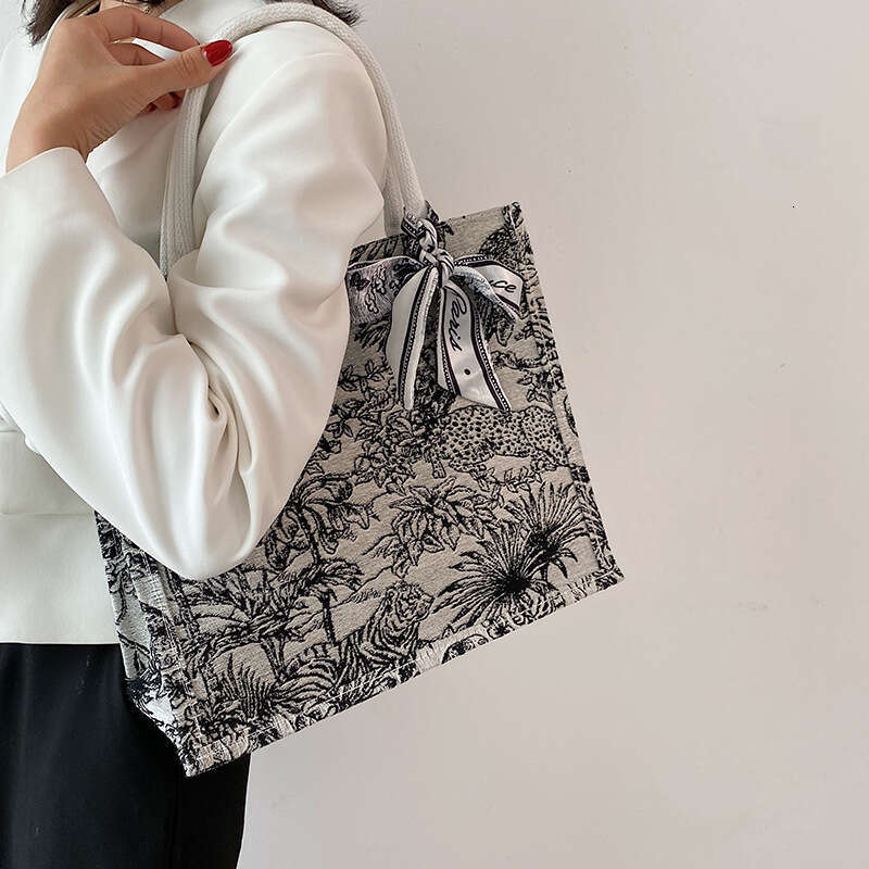 New Fashionable Commuting Tote Women, Ins, College Students, Shopping Bag For Office Outdoors And Handbags