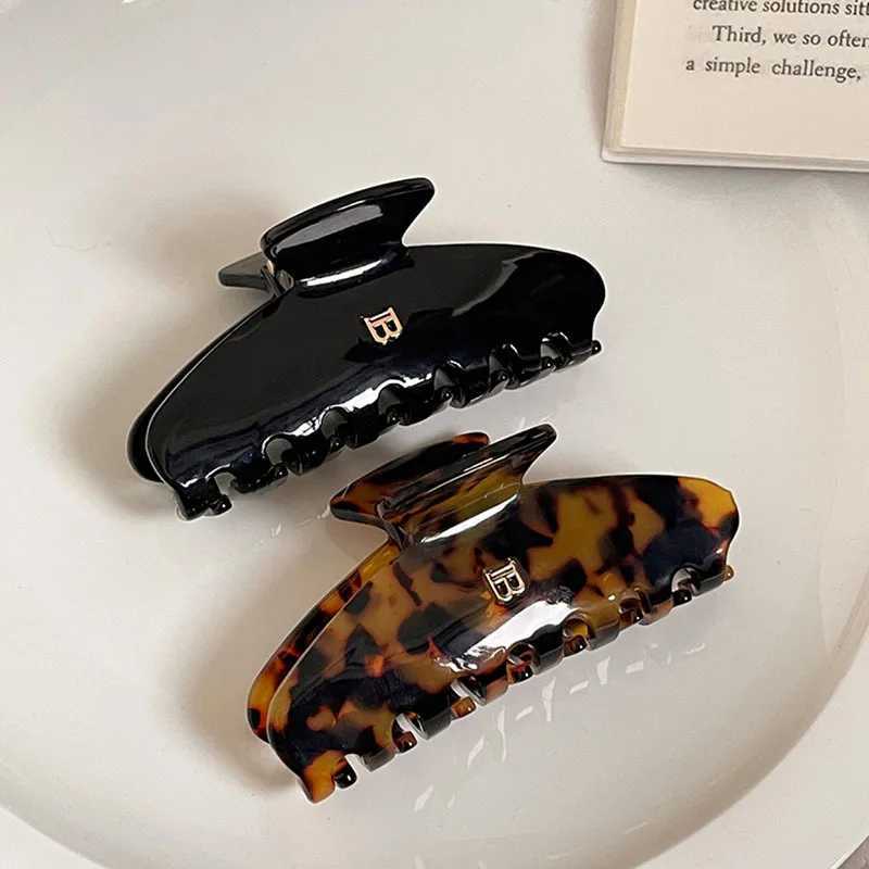 Clamps 2024 New Letter B Acetate Hair Claw Clip Fashion Large Ponytail Hair Clip Shark Clip Bucket Female Hair AccessoriesH241130 F1RQ