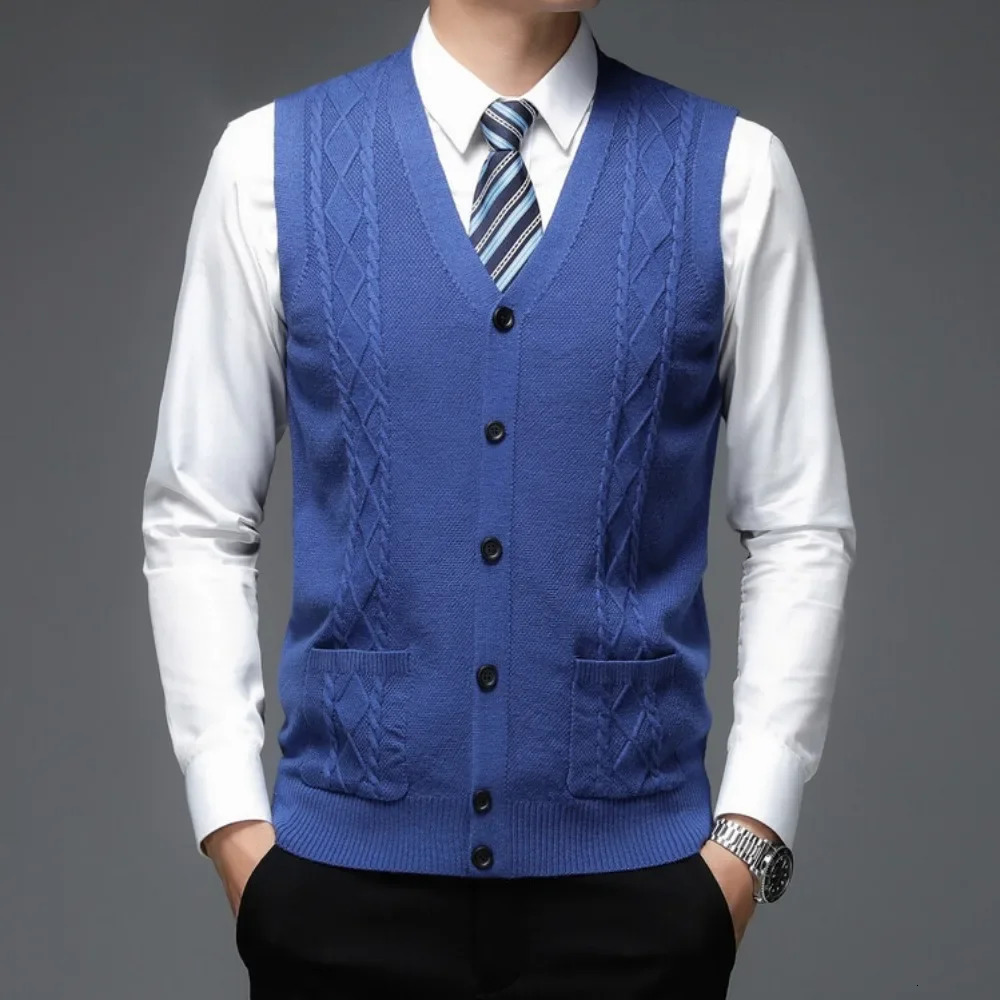 Trend Mens Business Casual Pullover Wear Warm Sleeveless Velvet Knitted Sweater Vest Tops 241129