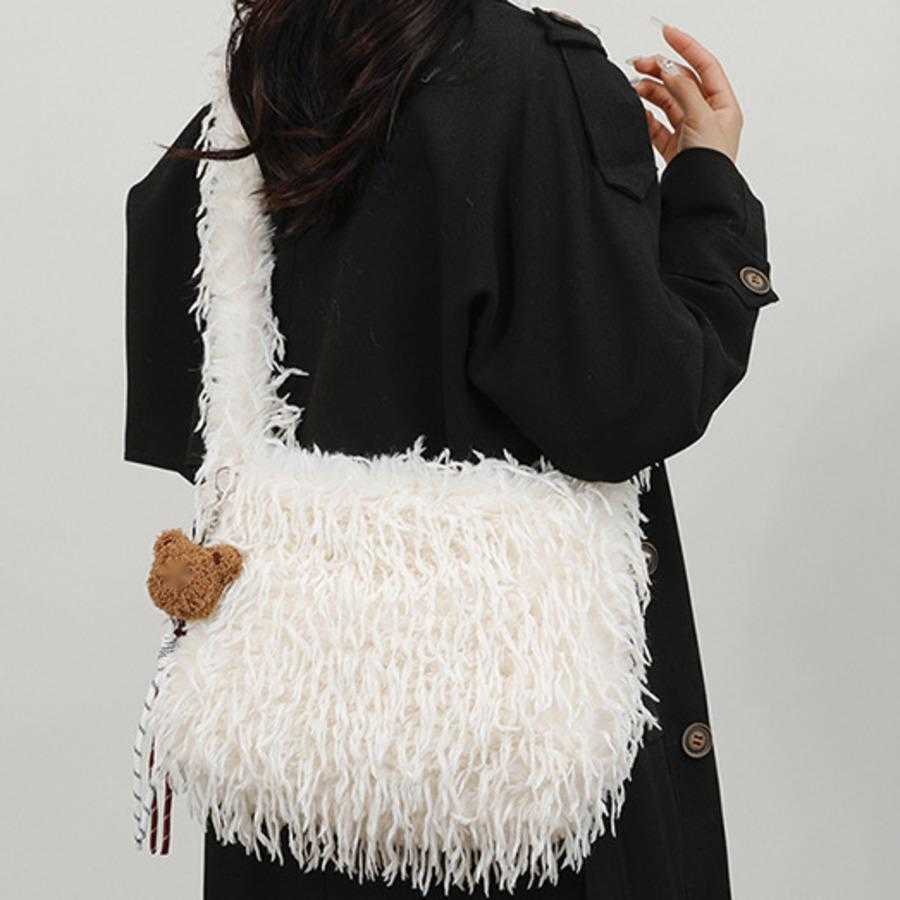 Hairy Tassel Tote Bag Autumn Winter Designer Bag Versatile Plush Crossbody Bag WoMens Korean Version Single Shoulder Hand-held WoMens Bag 241104