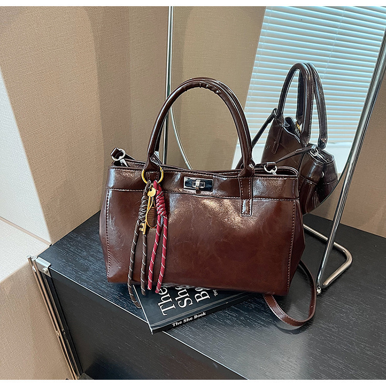 Bag Women's Large Capacity New Autumn And Winter Versatile Crossbody Popular Hand-held Bag Designer Bags Handbags Women