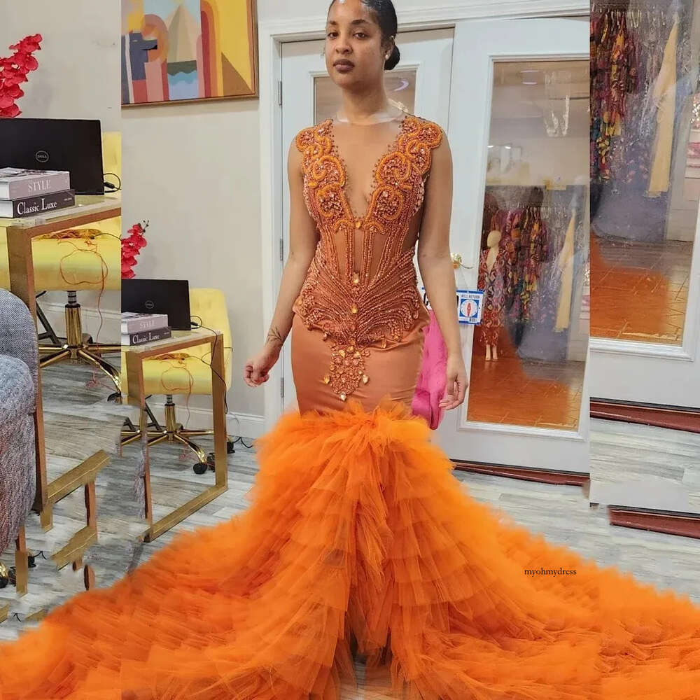 2024 High Slit Orange Long Prom Dress For Black Girls Beaded Rhinestones Ruffles Women Party Gala Gown Robe De Soiree 0431