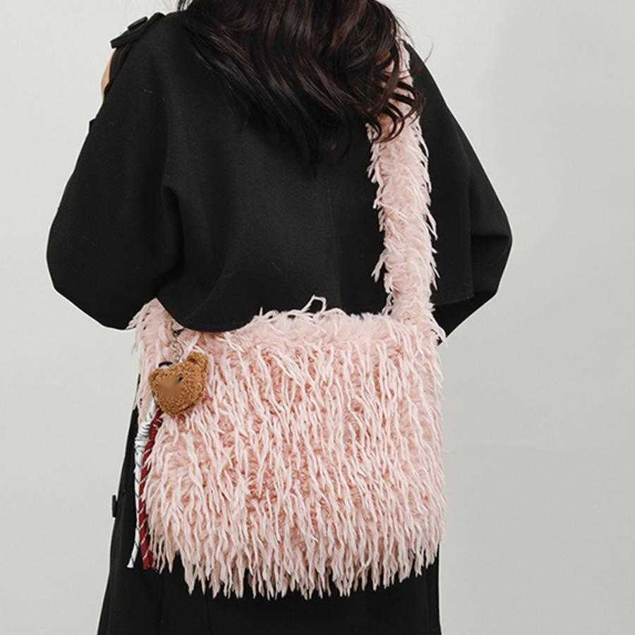 Hairy Tassel Tote Bag Autumn Winter Designer Bag Versatile Plush Crossbody Bag WoMens Korean Version Single Shoulder Hand-held WoMens Bag 241104