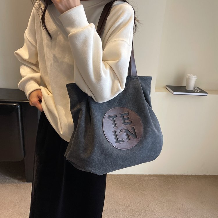 2025S designer lazy style canvas large capacity trendy fashion autumn and winter simple shoulder versatile women casual tote bag