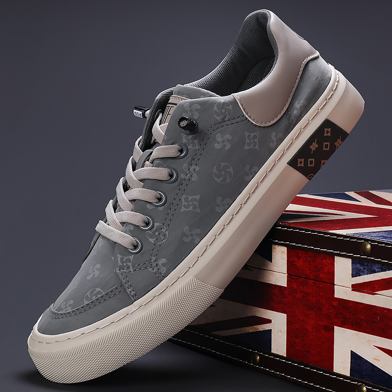 New Korean style fashionable and comfortable flat shoes, men's canvas board shoes, designer casual shoes, trendy and versatile shoes