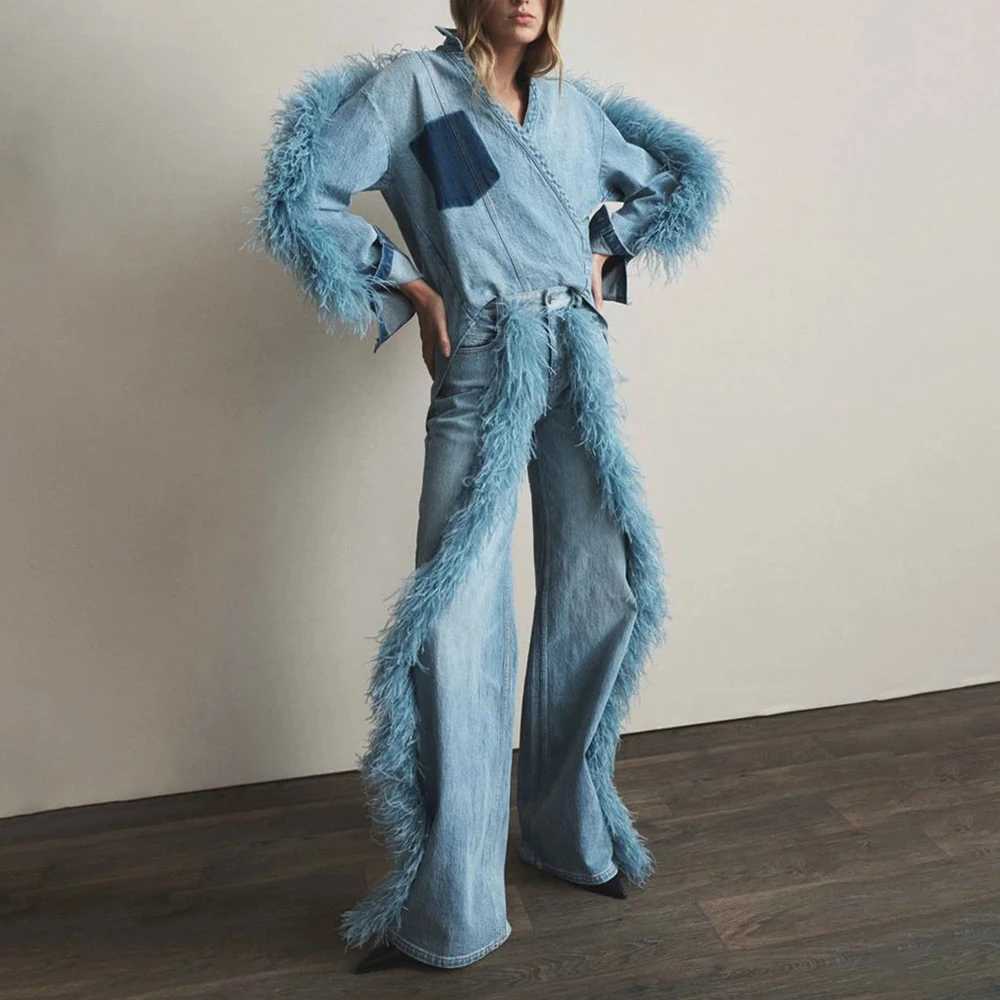 Women's Jeans TWOTWINSTYLE Solid Splicing Feather Jeans Suitable for Women High Waist Splicing Work Button Fashion Design Demin Pants Womens Fash