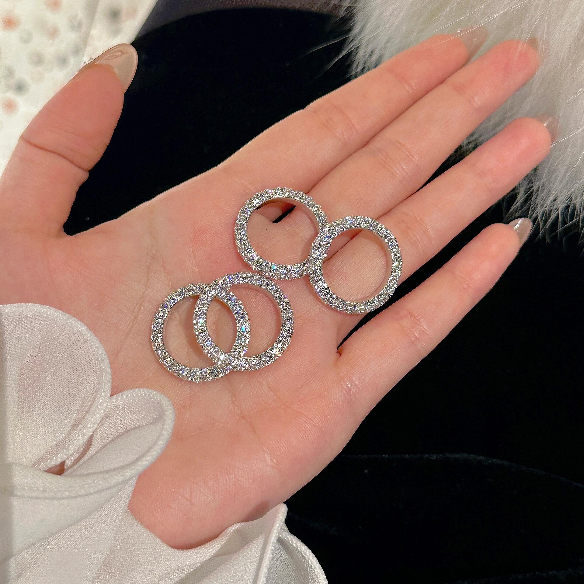 Sweet Cute Ins Sparkling Deluxe Jewelry Real 100% S925 Sterling Silver Pave White Lab Moissanite Diamond Eternity Party Women Wedding Circle Ring Gift