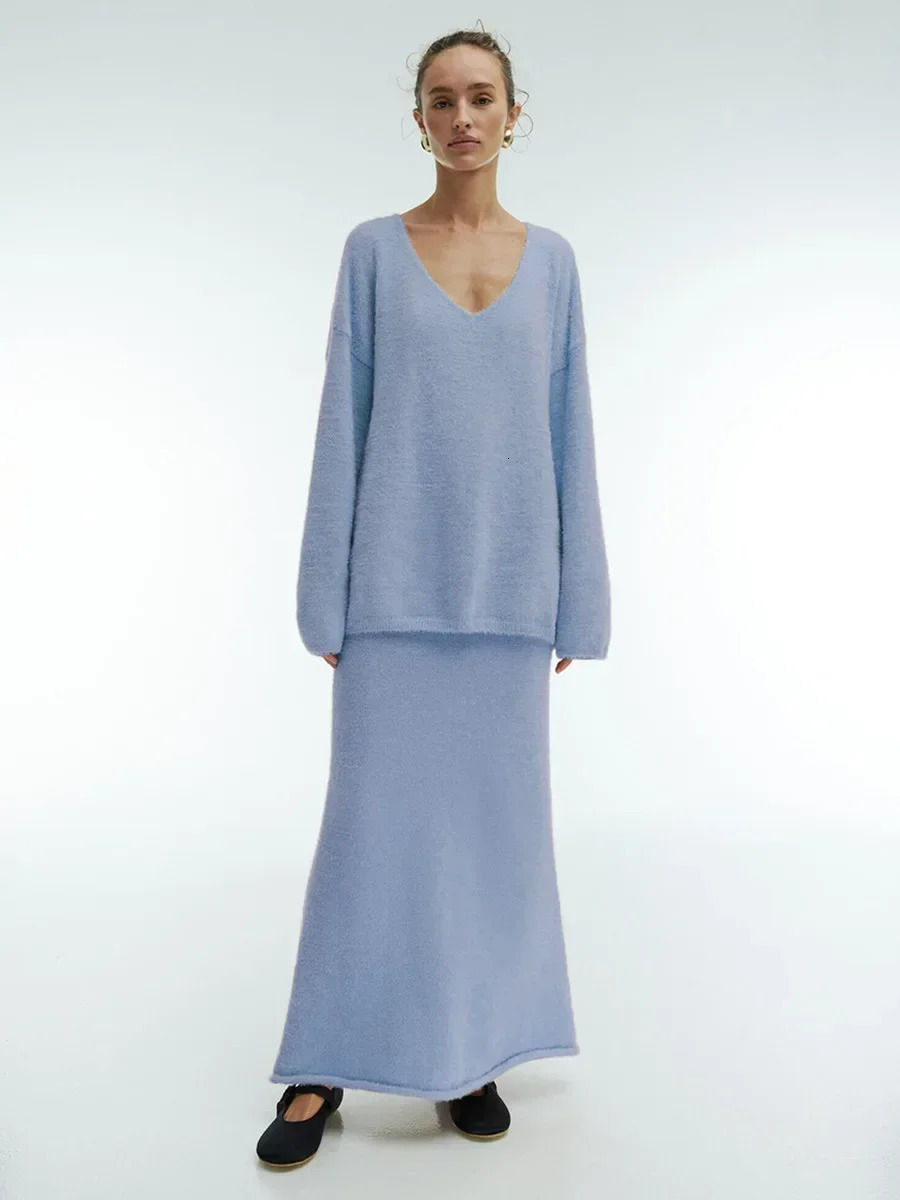 Bornladie Knitted Vneck SweaterSkirt Sets Autumn Winter Thick Casual Sweater Warm Fashion Skirt Pullover 2 Pieces 241129