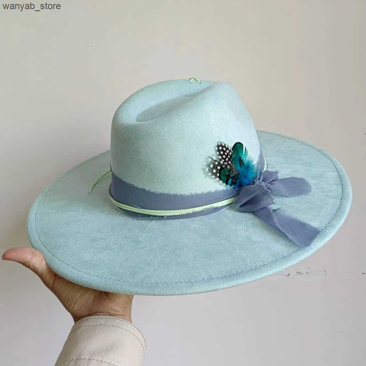 Wide Brim Hats Bucket Hats Suede 2024 new peacock feather accessories peach heart top 9.5cm hat brim mens and womens jazz hat fedora sombrero L240910
