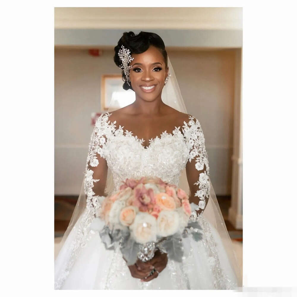 Applique Long Illusion Dresses Lace Sleeves Sheer Scoop Neck Tulle Custom Made Cathedral Train Wedding Gown Vestido De Novia