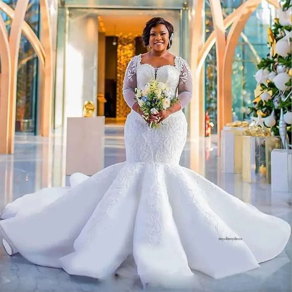 2024 Plus Size Mermaid Dresses Long Sleeves Sweetheart Neckline Sequins Applique Lace Sweep Train Organza Satin Wedding Bridal Gown 0431