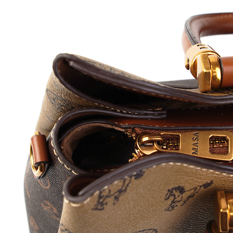 Luxury Women's New Fashionable Commuting Versatile Crossbody Fashion Bag Shoulder Handbag 8515