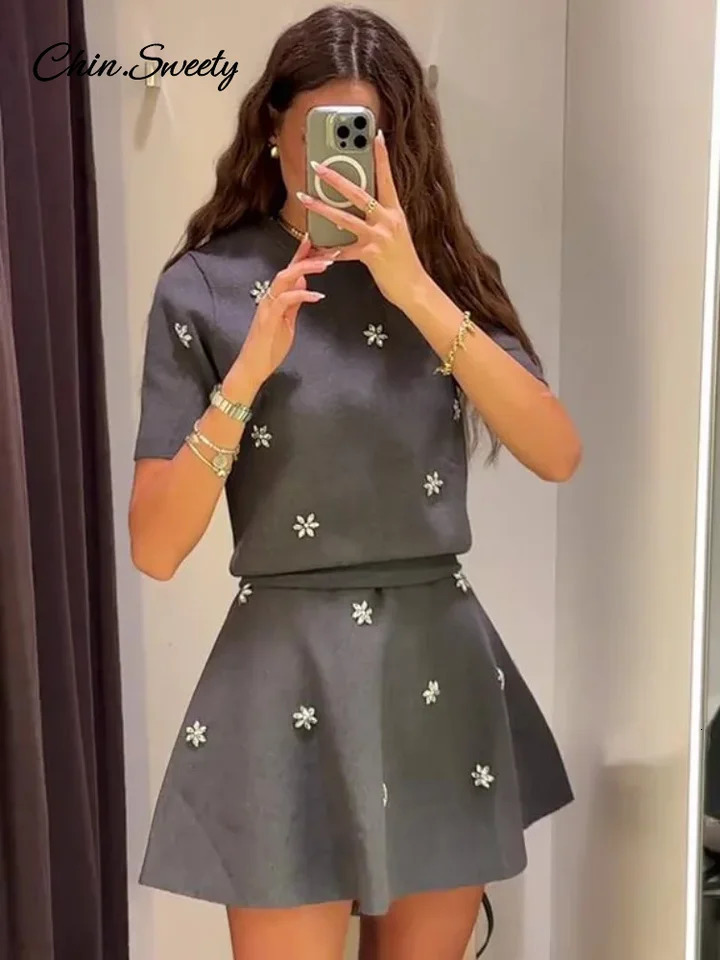 Knitted Mini Skirts Set Women 2 Pieces Short Sleeve Sweater Aline Skirt Pleated Elegant Lady Allmatching Outfit 241129