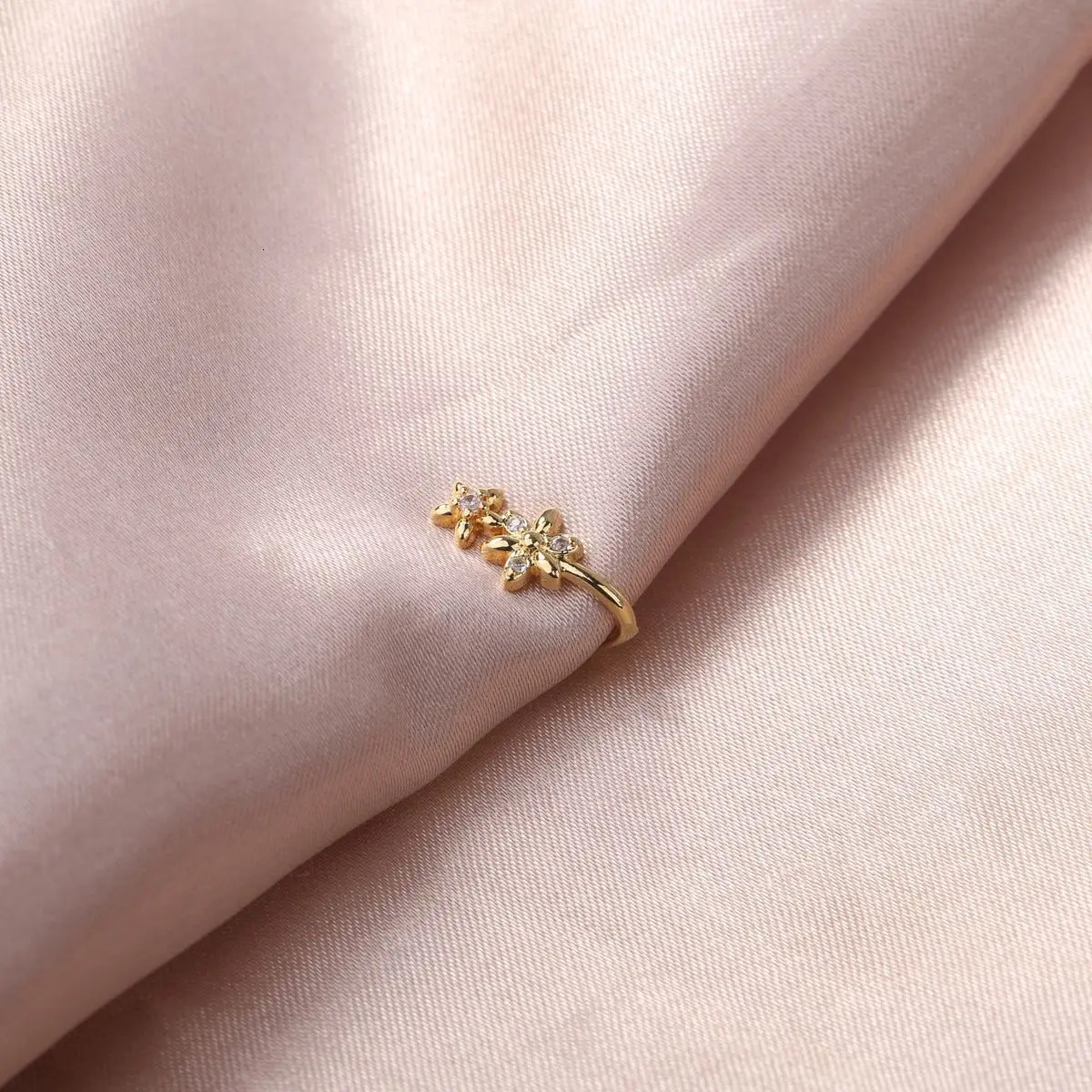 1pc Double Flower Charm No Piercing Copper Inlaid Zircon Ushaped Nose Clip Ring Female Jewelry 241125