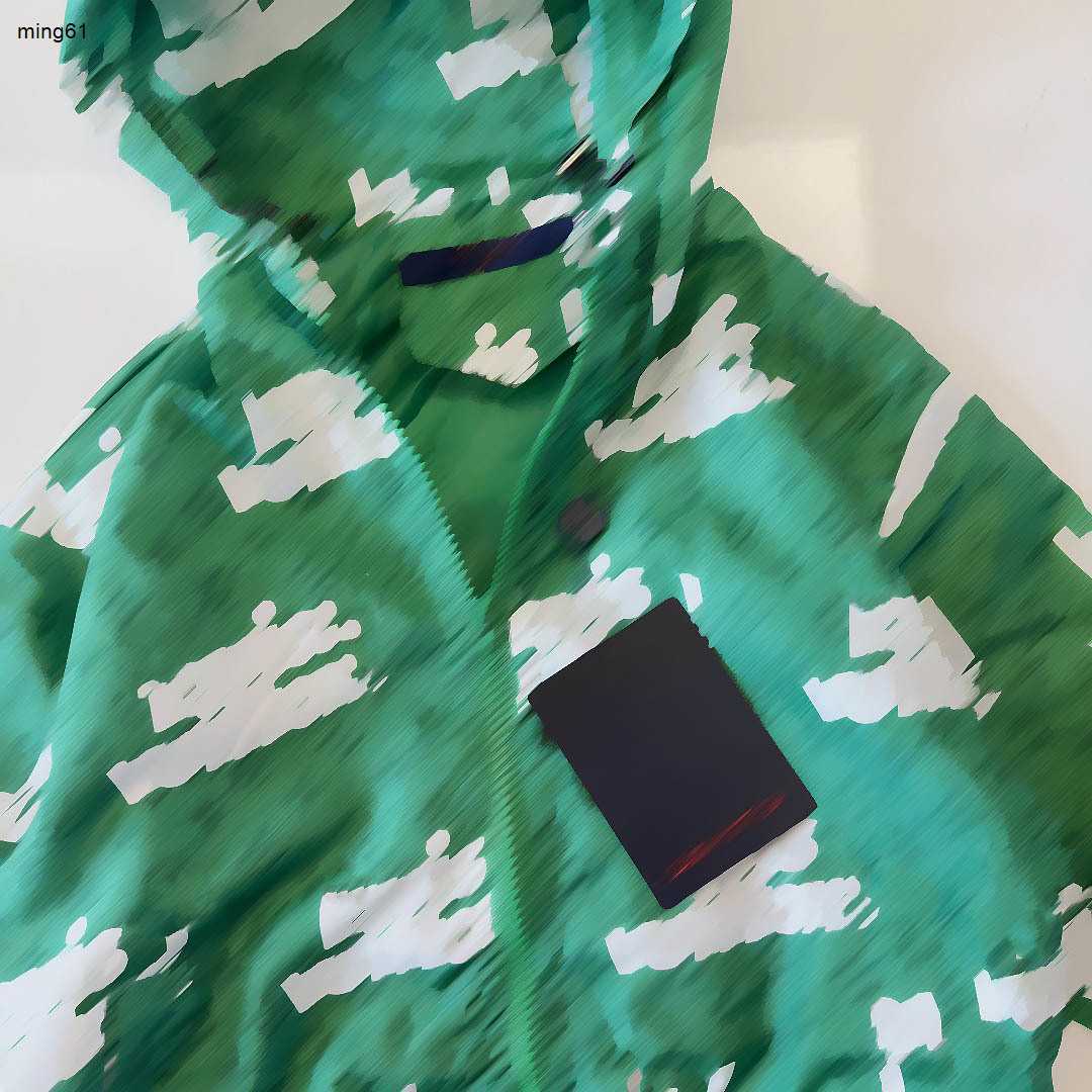 Brand kids jackets green baby coat Size 100-150 Long sleeved boys girls Outerwear Hooded child Sunscreen clothing Jan20