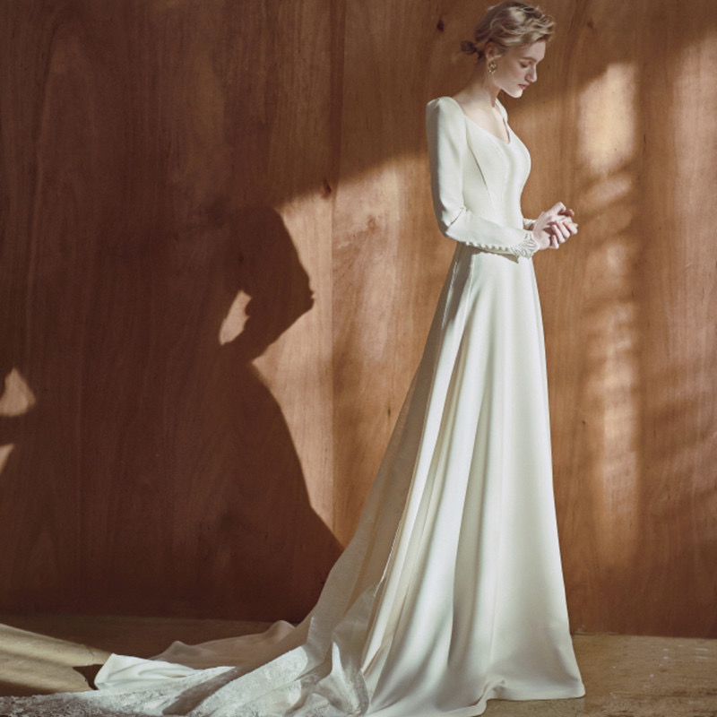 2024 sexy ew sati A Lie Dresses for bride v Neck log sleeves lace Weddig Dress Log trai Covered Pearls Back desiger bridal gows Plus Size Wed Bride